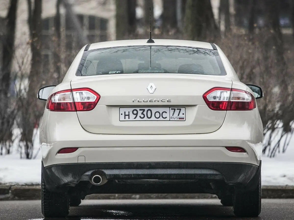 Renault Fluence I Рестайлинг Седан — photo 4