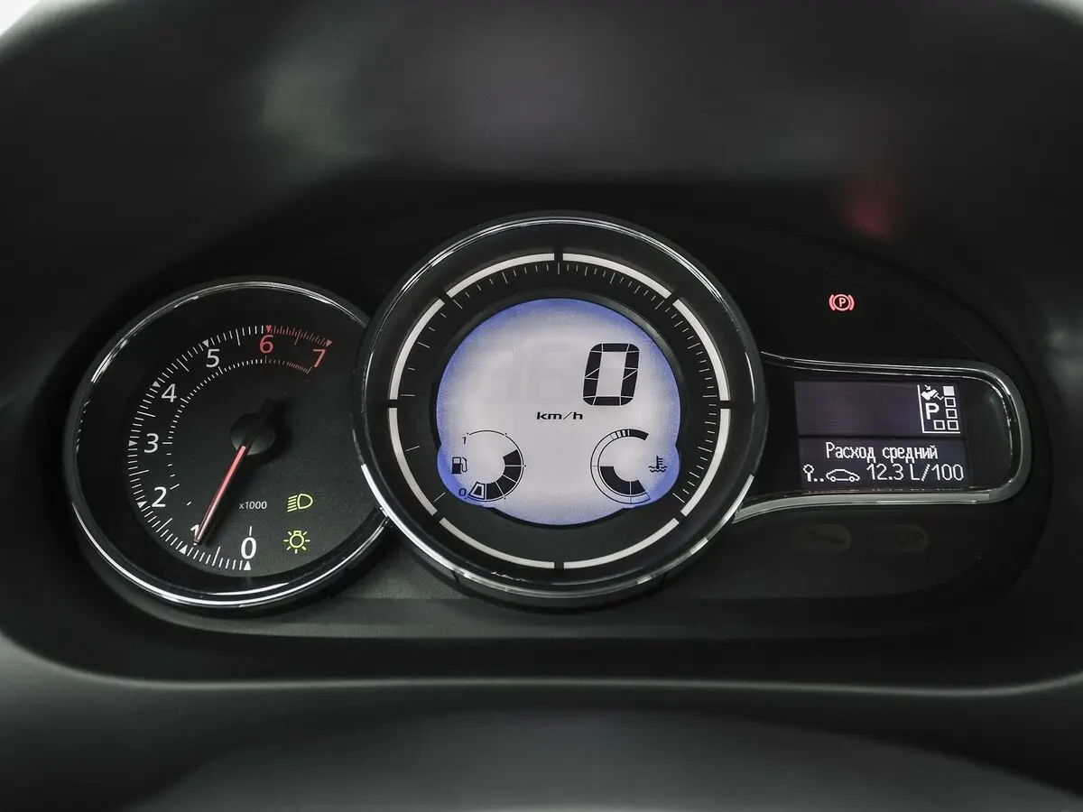 Renault Fluence I Рестайлинг Седан — photo 9