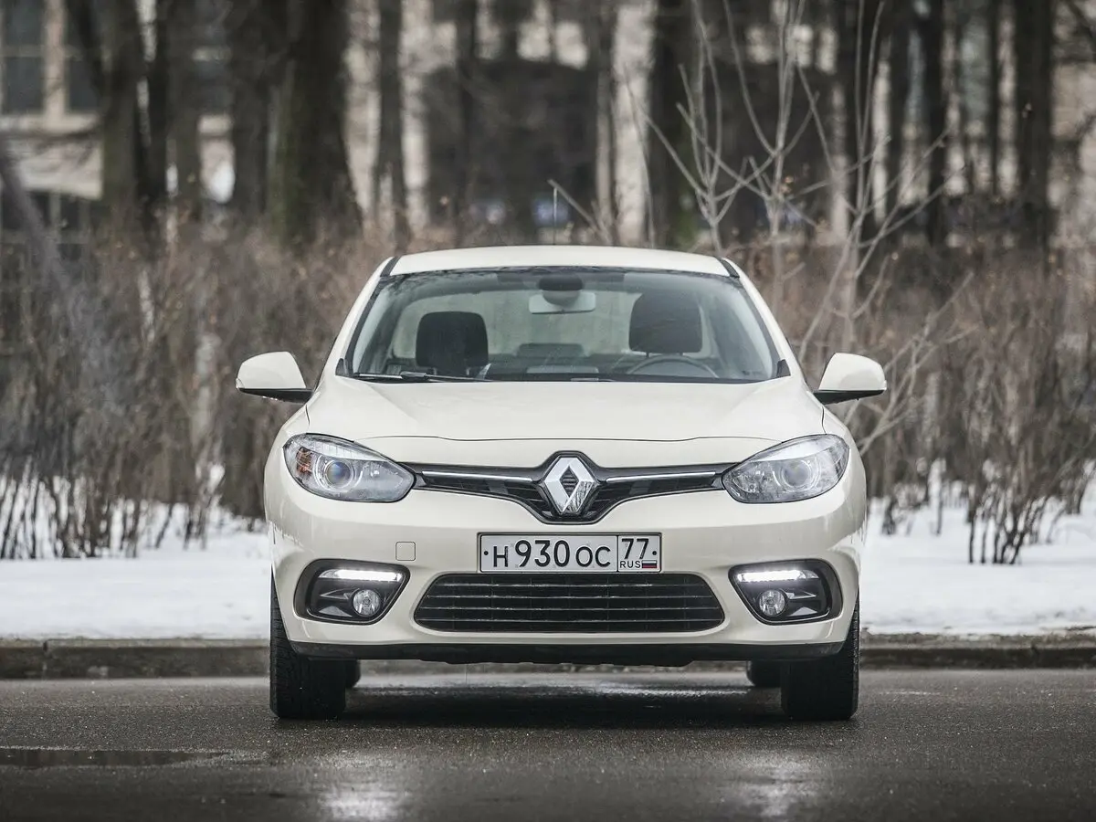 Renault Fluence I Рестайлинг Седан — photo 23