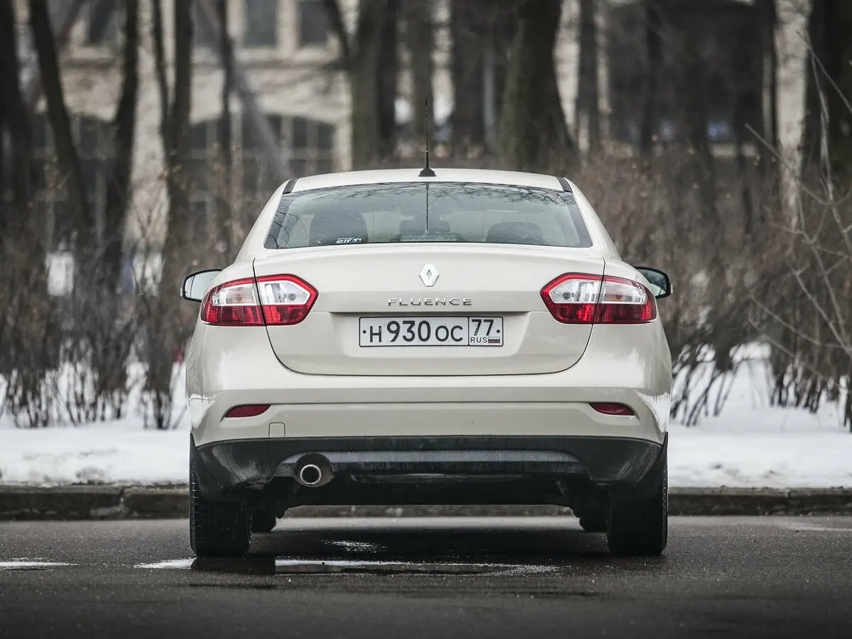 Renault Fluence I Рестайлинг Седан — photo 24