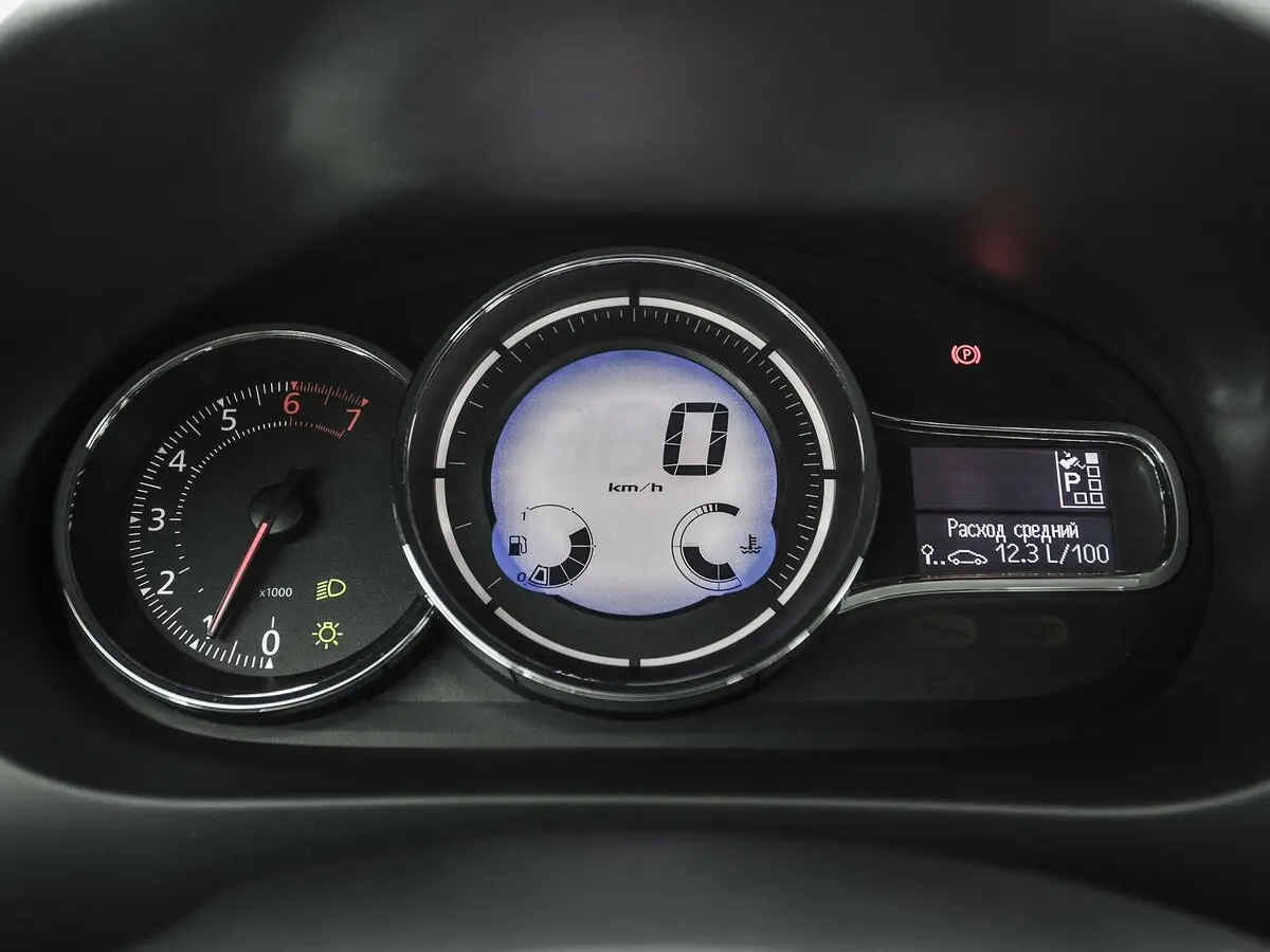 Renault Fluence I Рестайлинг Седан — photo 27