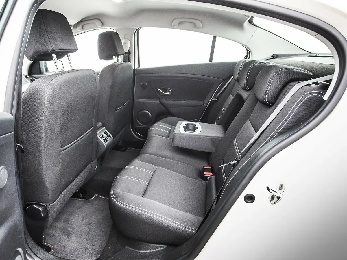 Renault Fluence I Рестайлинг Седан — photo 28