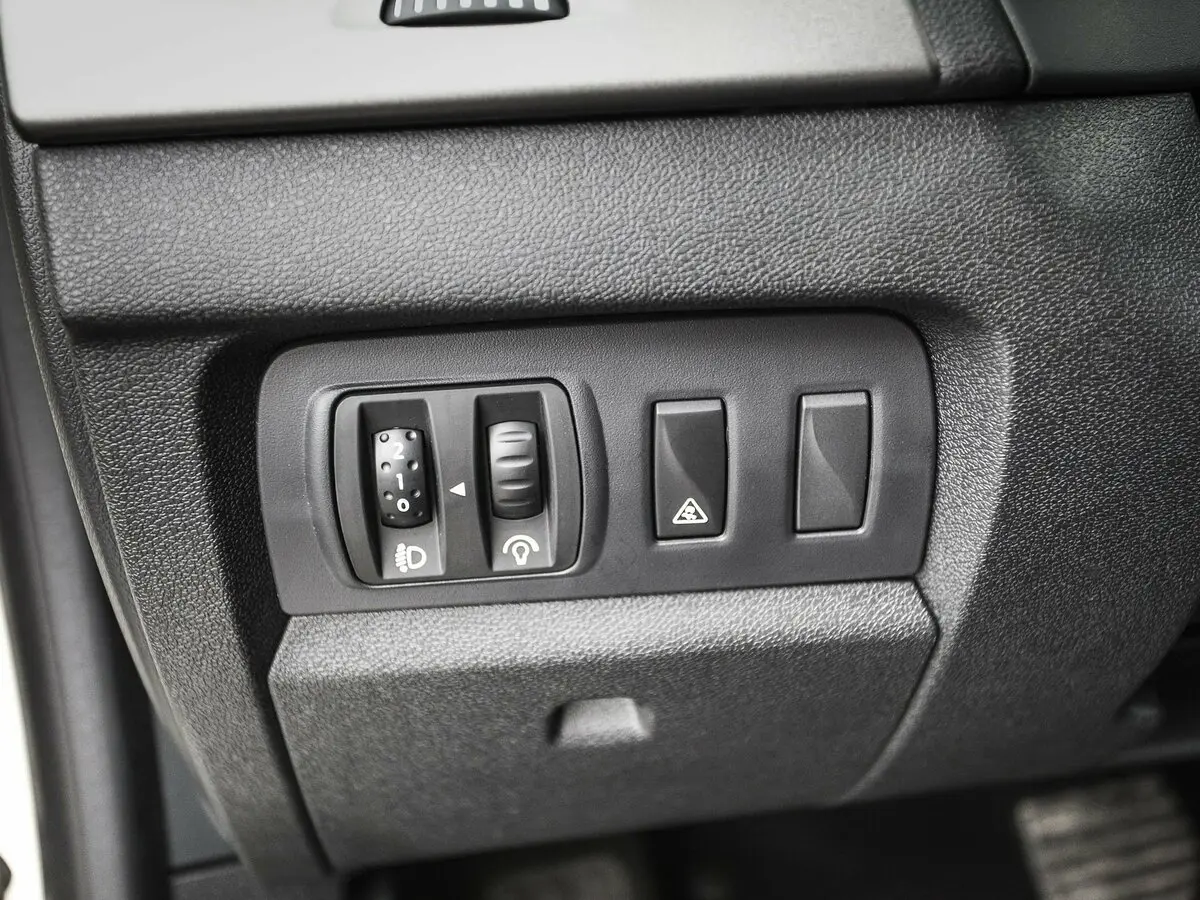 Renault Fluence I Рестайлинг Седан — photo 35