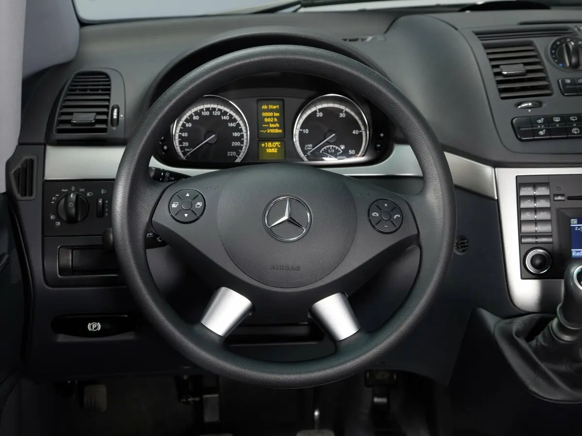 Mercedes-Benz Viano I (W639) Рестайлинг Минивэн — фото 6