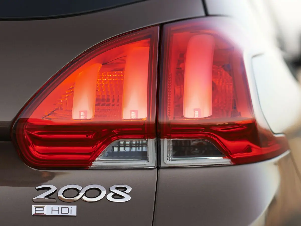 Peugeot 2008 I Внедорожник 5 дв. — сүрөт 16