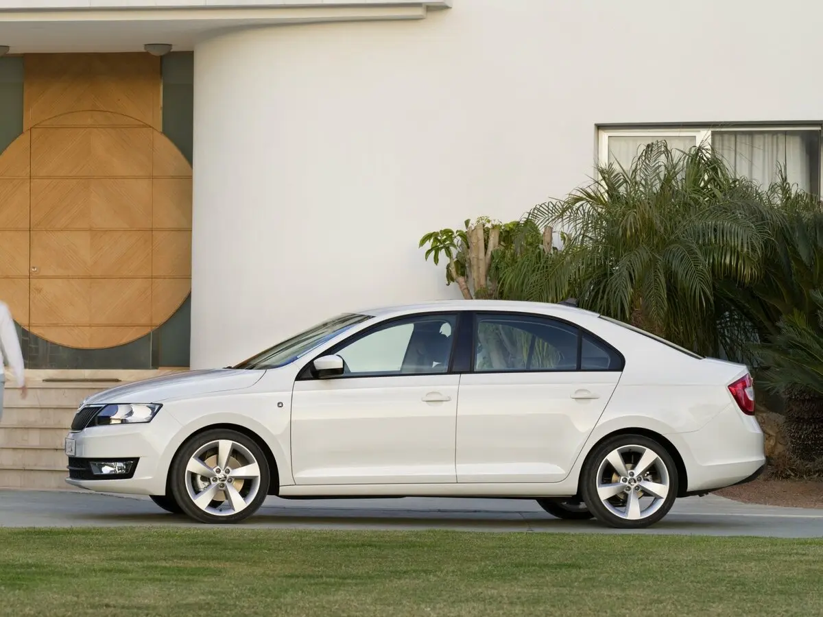 Skoda Rapid I Лифтбек — фото 2