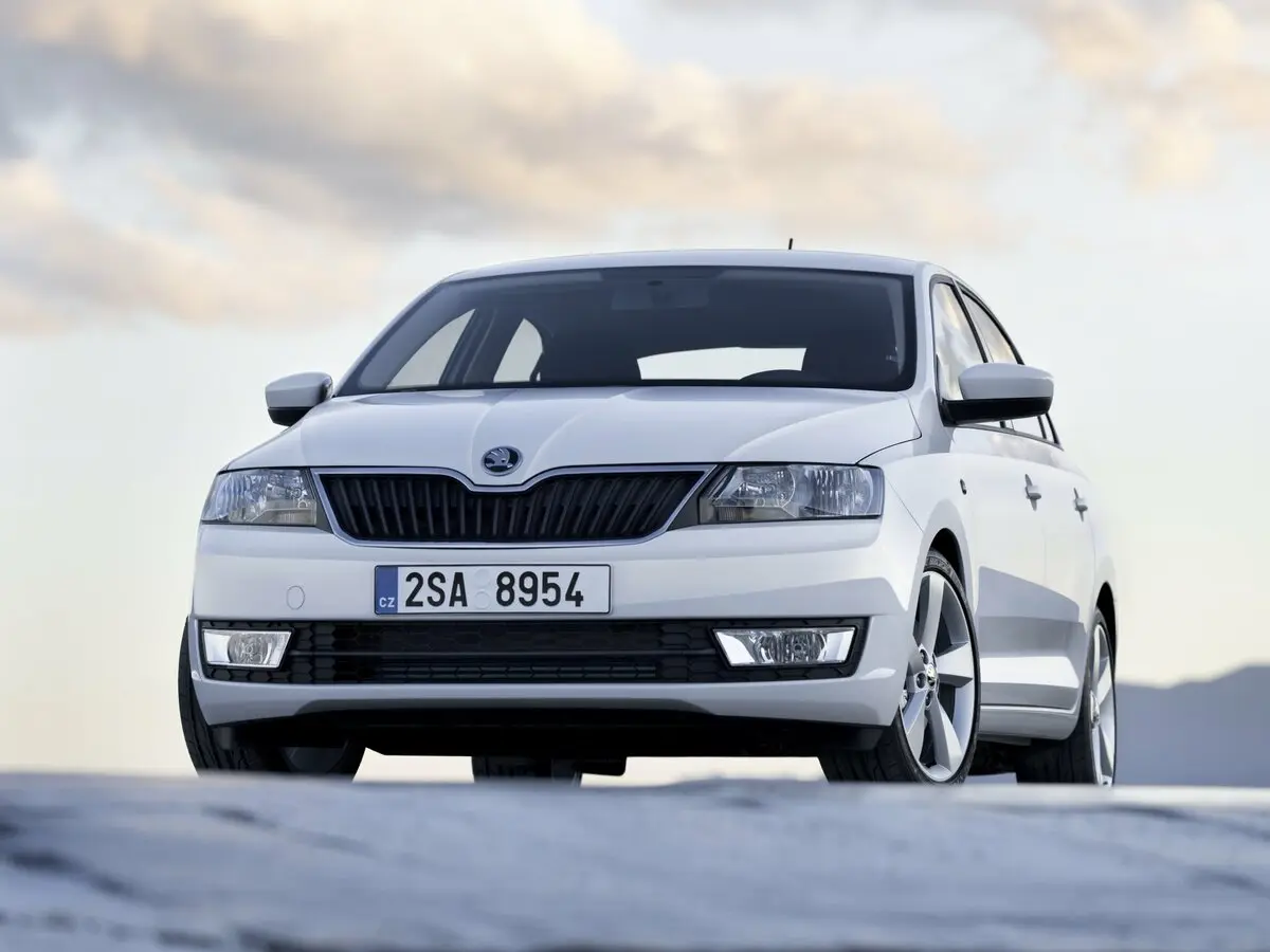 Skoda Rapid I Лифтбек — фото 3