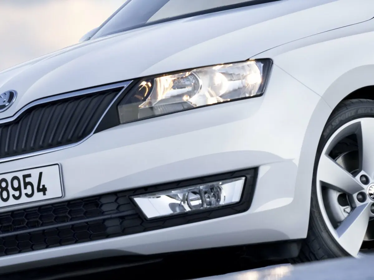 Skoda Rapid I Лифтбек — фото 12