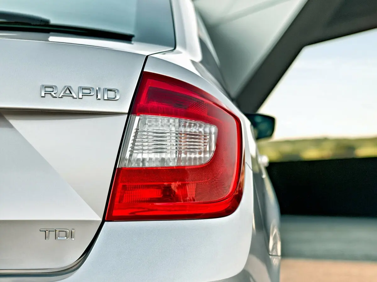 Skoda Rapid I Лифтбек — фото 13
