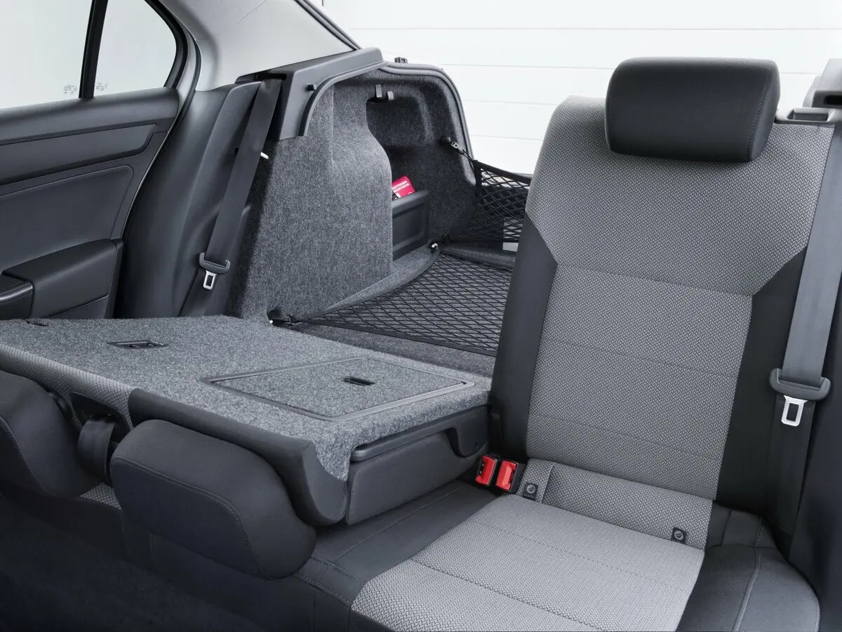 Skoda Rapid I Лифтбек — фото 15