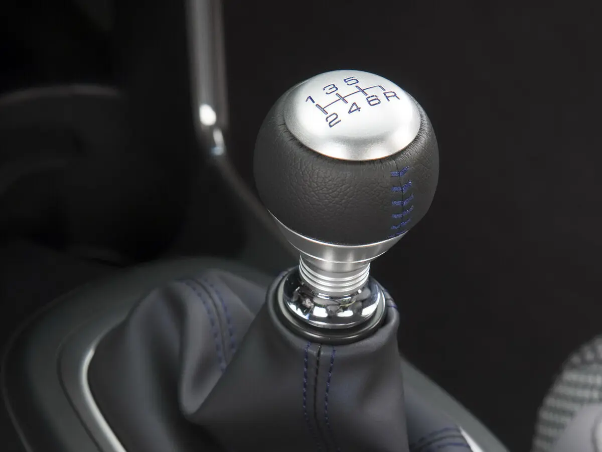 Honda CR-Z I Рестайлинг Хэтчбек 3 дв. — сүрөт 12