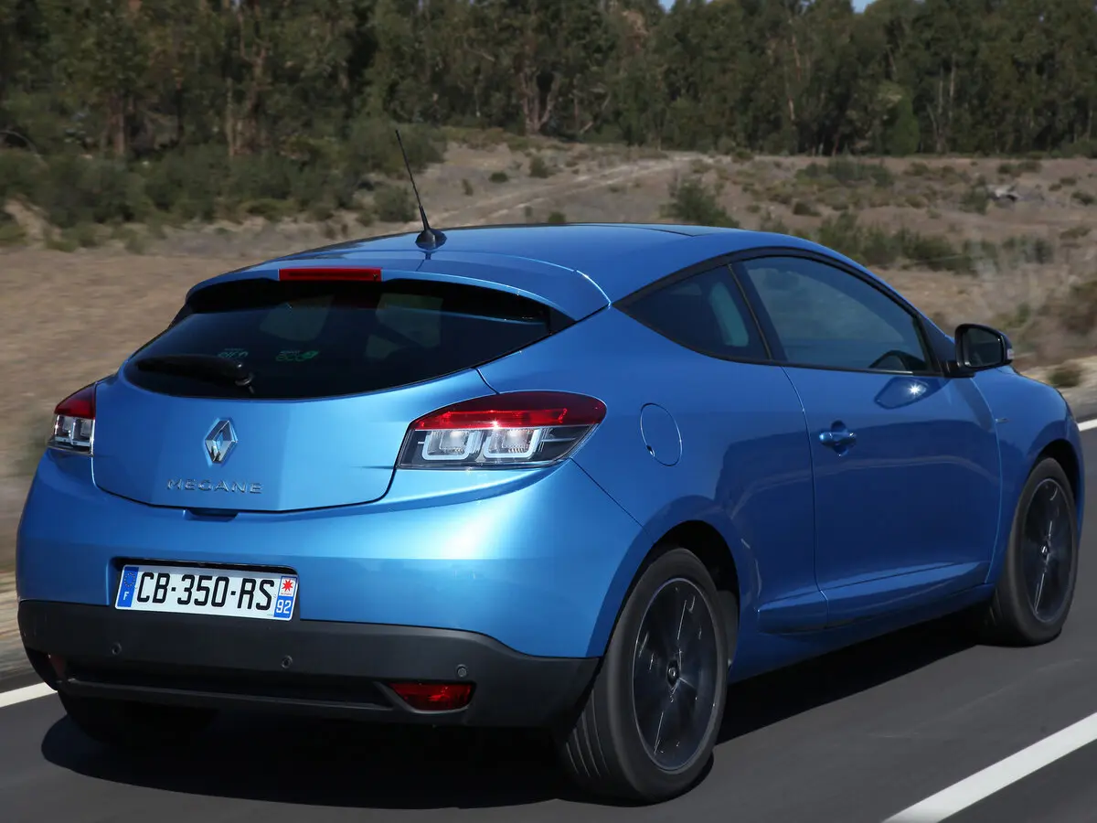 Renault Megane III Рестайлинг Хэтчбек 3 дв. — сүрөт 4