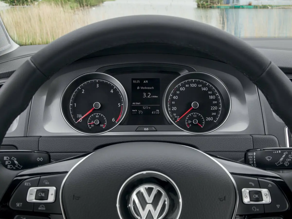 Volkswagen Golf VII Хэтчбек 3 дв. — фото 8