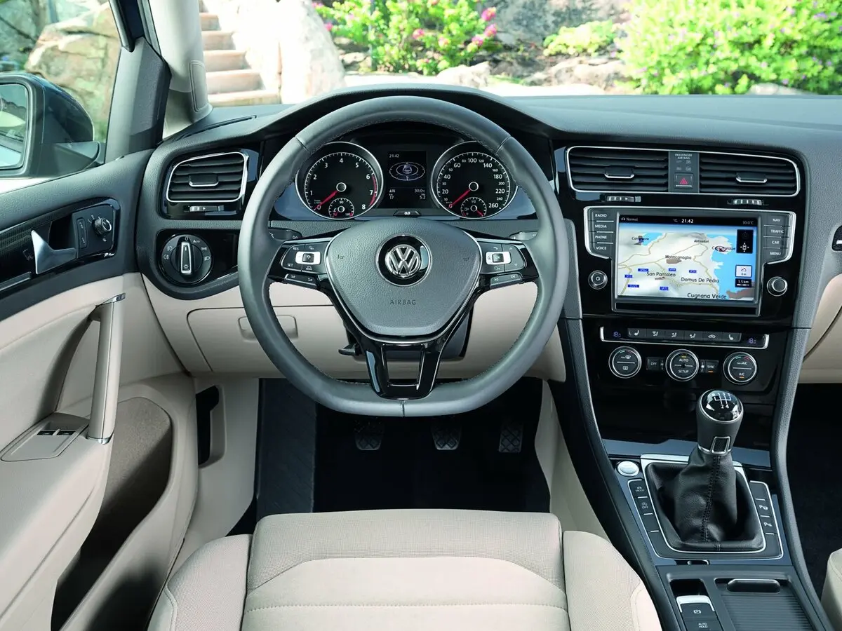 Volkswagen Golf VII Хэтчбек 3 дв. — фото 9