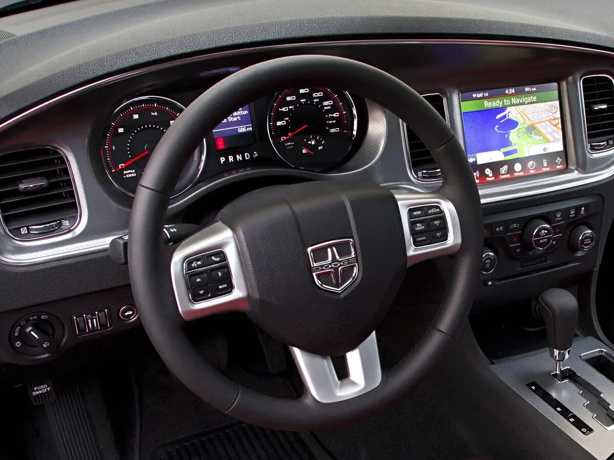 Dodge Charger VII (LD) Седан — сүрөт 10