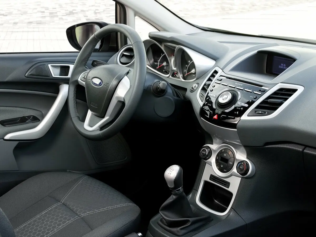 Ford Fiesta Mk6 Рестайлинг Хэтчбек 3 дв. — сүрөт 6