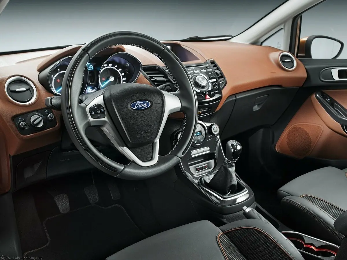 Ford Fiesta Mk6 Рестайлинг Хэтчбек 3 дв. — сүрөт 7