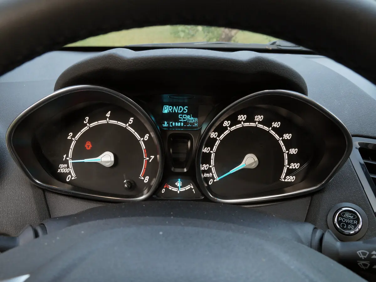 Ford Fiesta Mk6 Рестайлинг Хэтчбек 3 дв. — сүрөт 8