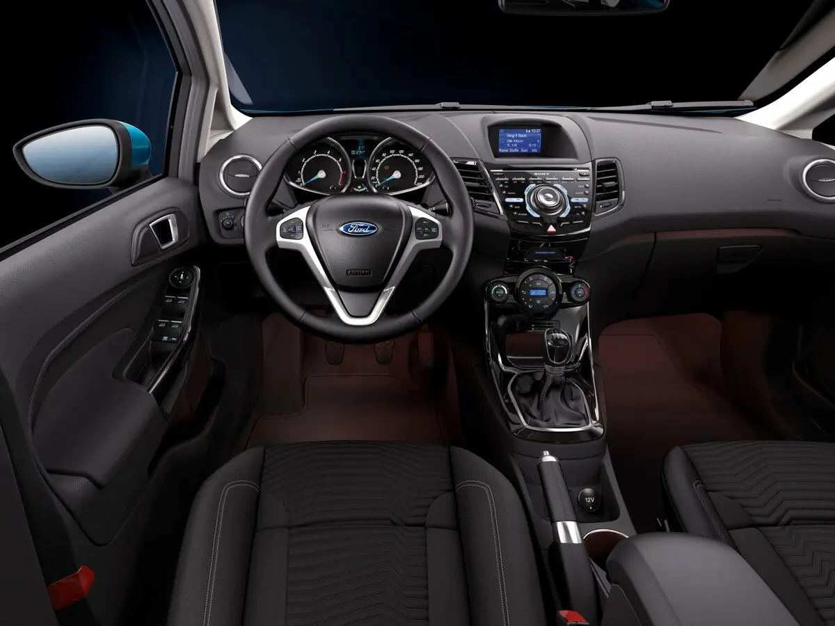 Ford Fiesta Mk6 Рестайлинг Хэтчбек 5 дв. — 照片 5