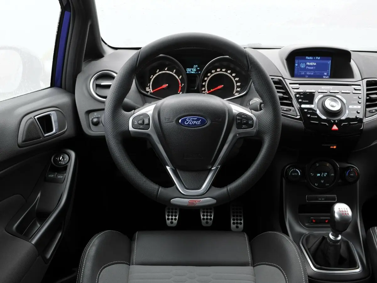 Ford Fiesta ST VI Хэтчбек 3 дв. — сүрөт 9