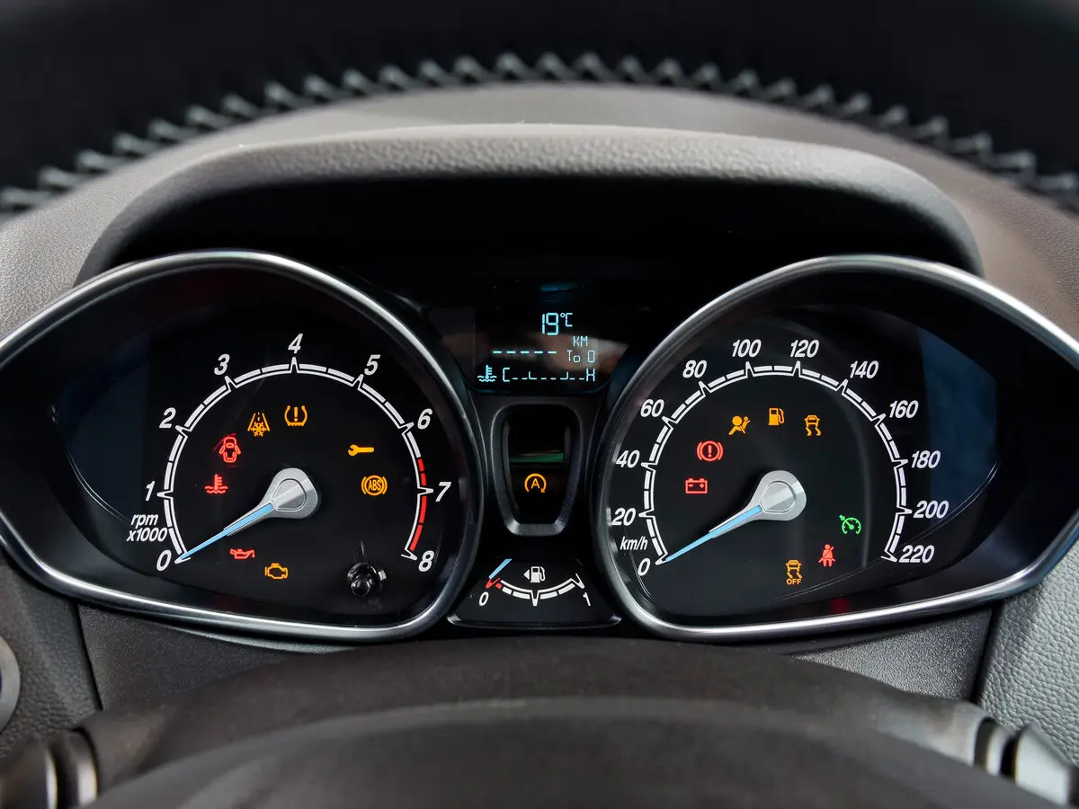 Ford B-MAX 2012 – 2018 Компактвэн — 照片 7