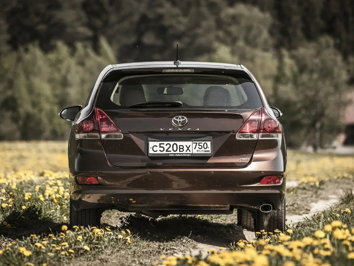 Toyota Venza I Рестайлинг Внедорожник 5 дв. — фото 18