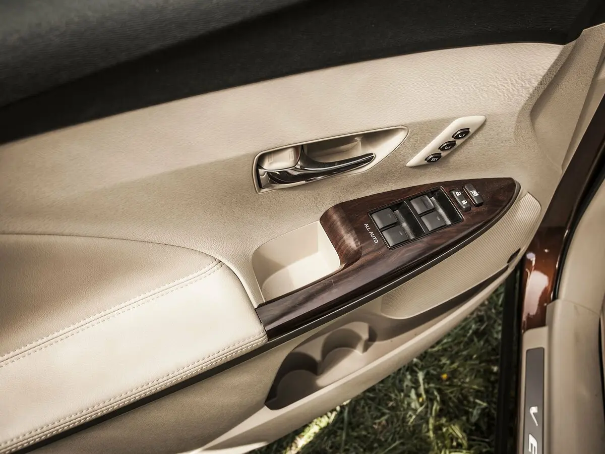 Toyota Venza I Рестайлинг Внедорожник 5 дв. — фото 24