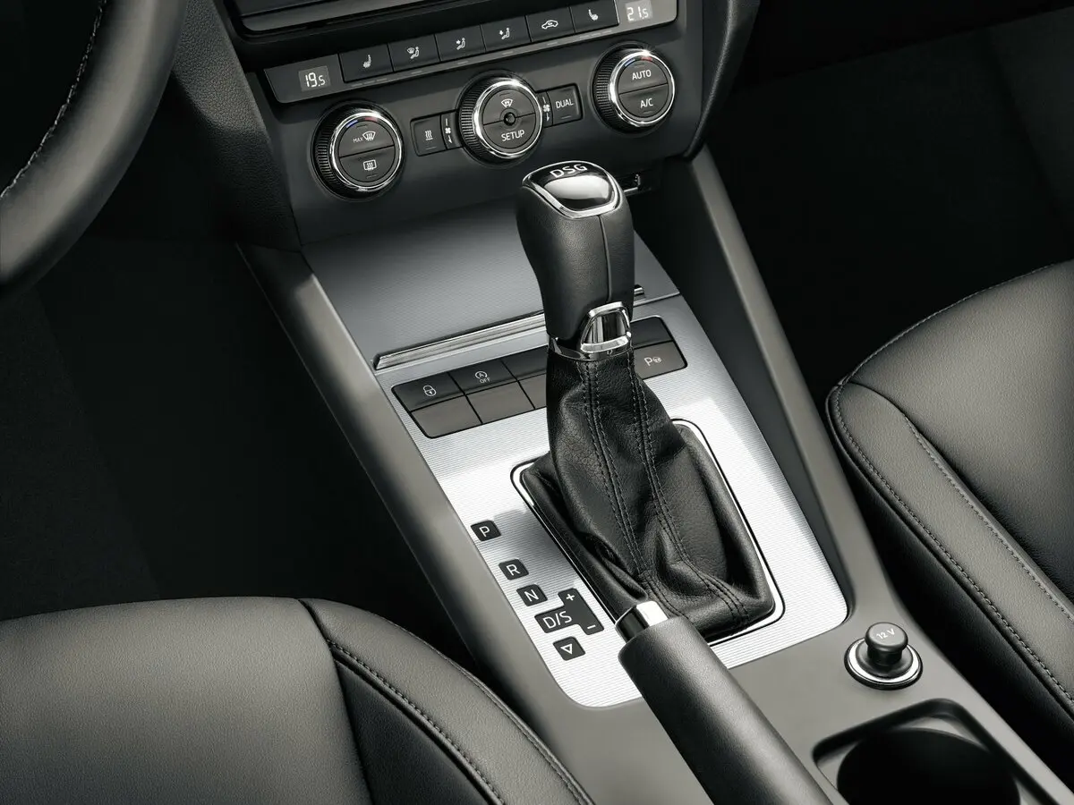 Skoda Octavia III (A7) Лифтбек — сүрөт 12
