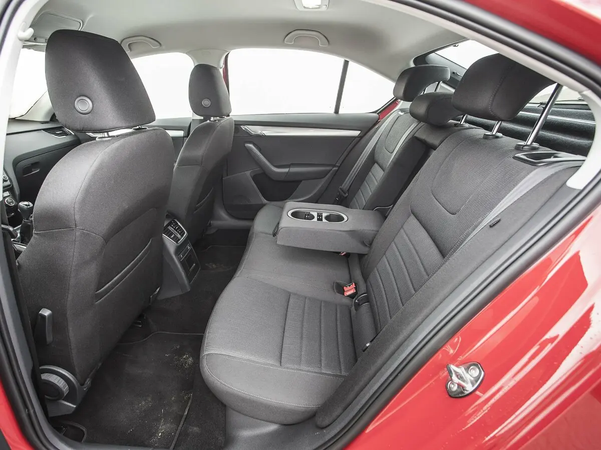 Skoda Octavia III (A7) Лифтбек — сүрөт 26