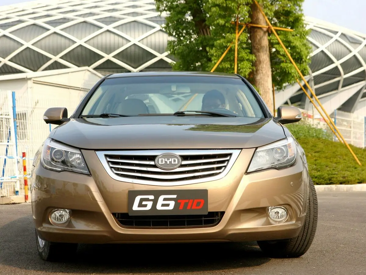 BYD G6 2011 – 2013 Седан — сүрөт 3