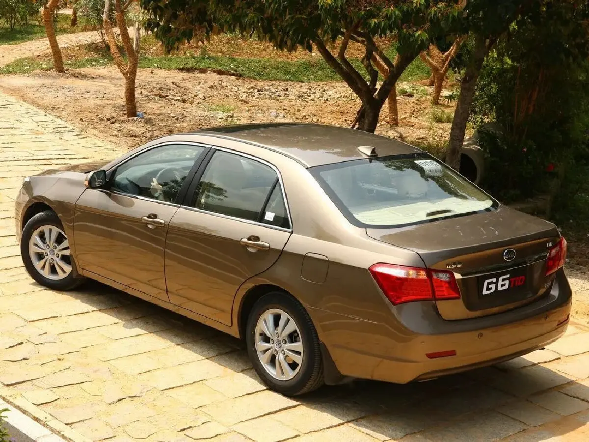 BYD G6 2011 – 2013 Седан — сүрөт 4