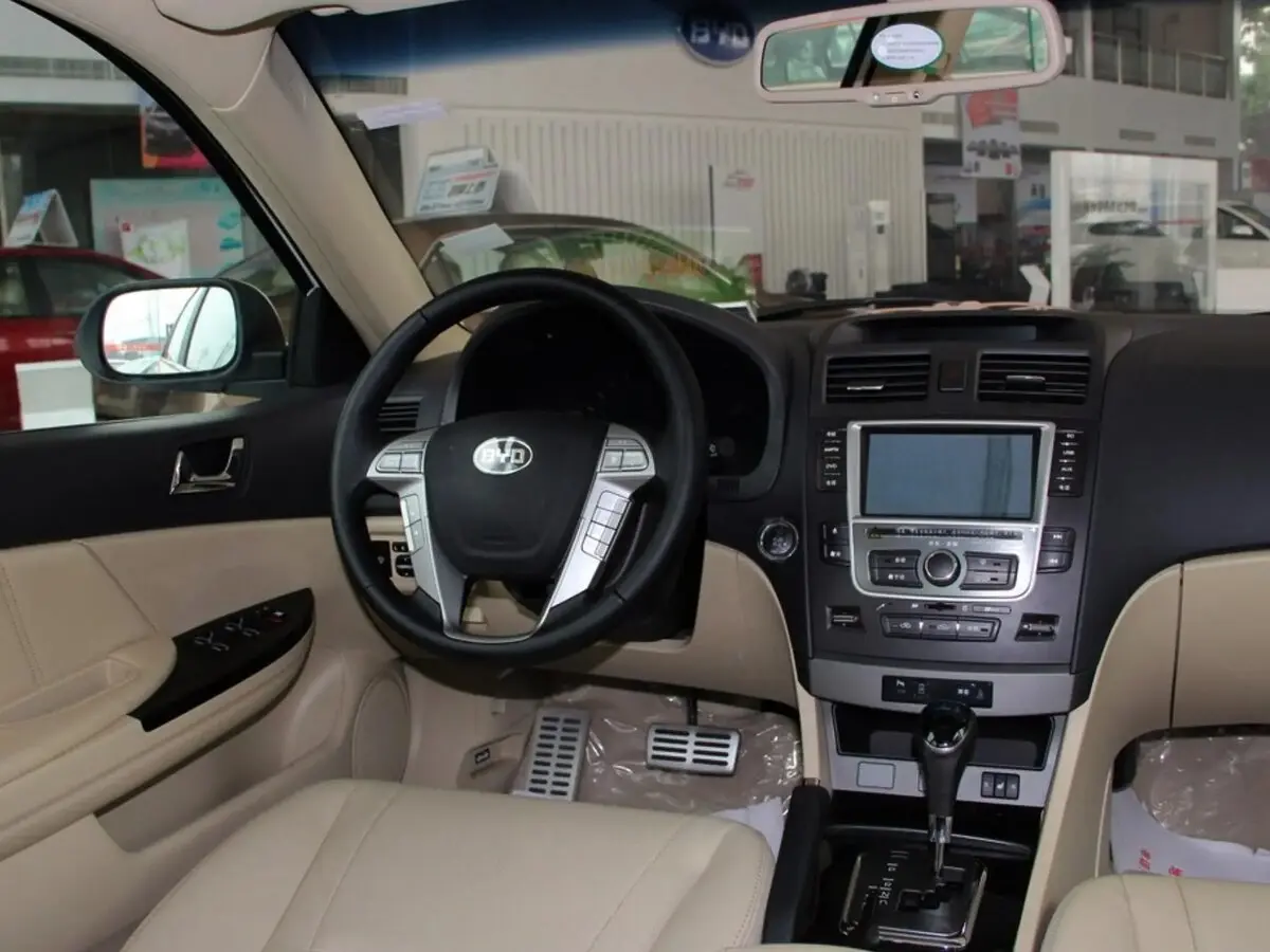 BYD G6 2011 – 2013 Седан — сүрөт 7