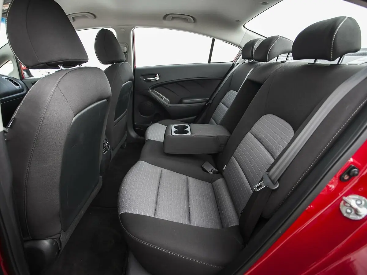 Kia Cerato III Седан — сүрөт 24