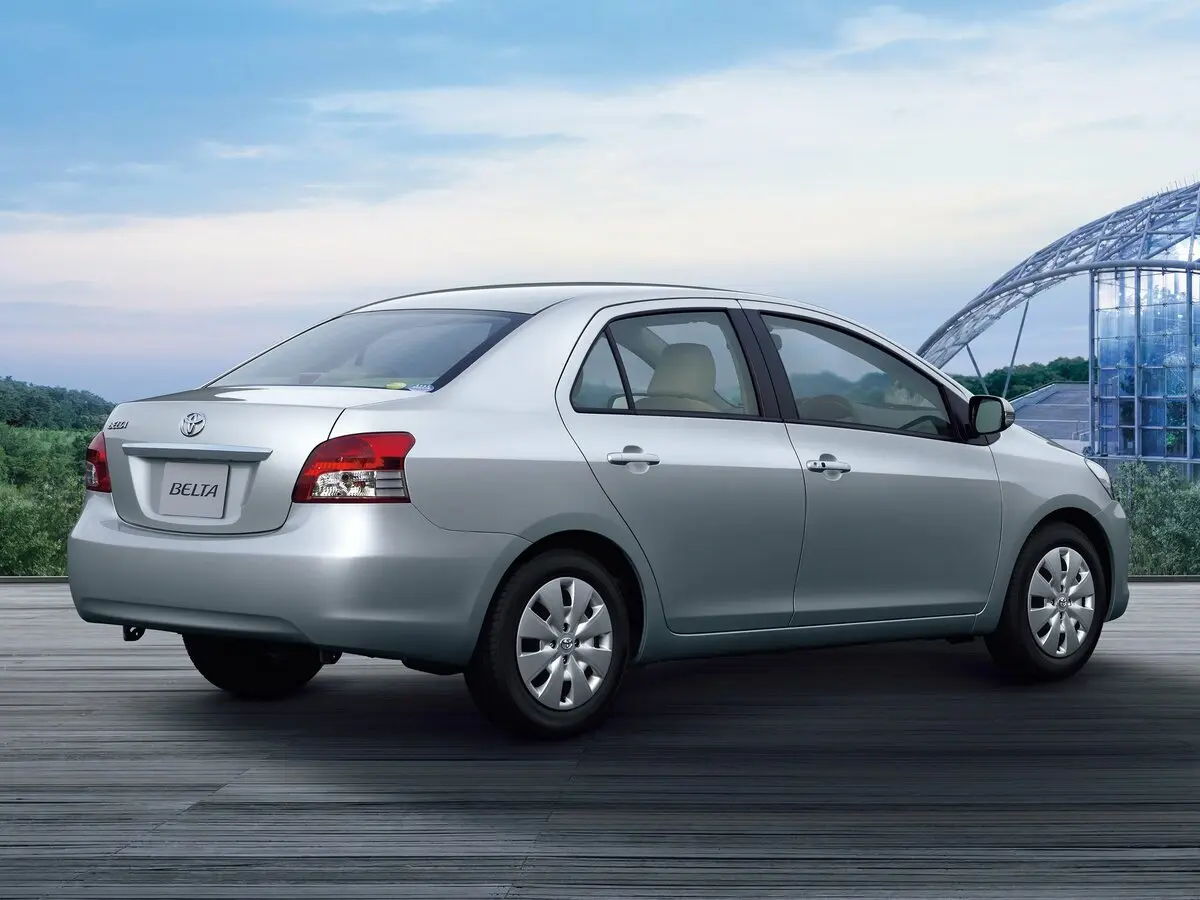 Toyota Belta I Седан — сүрөт 4