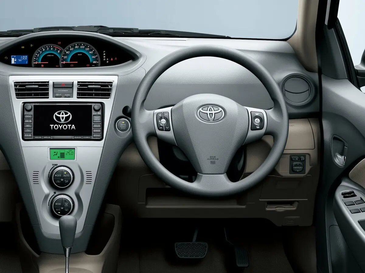 Toyota Belta I Седан — сүрөт 5