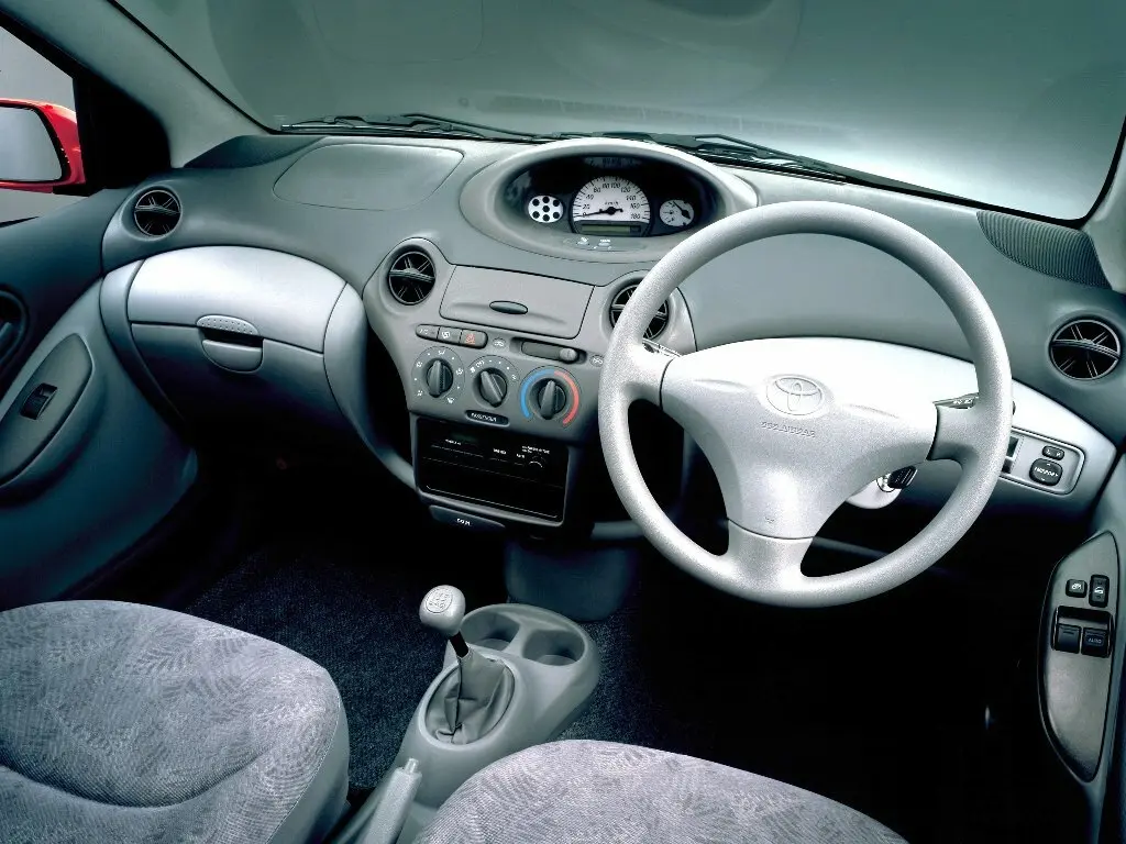 Toyota Vitz I (P10) Хэтчбек 3 дв. — 照片 4