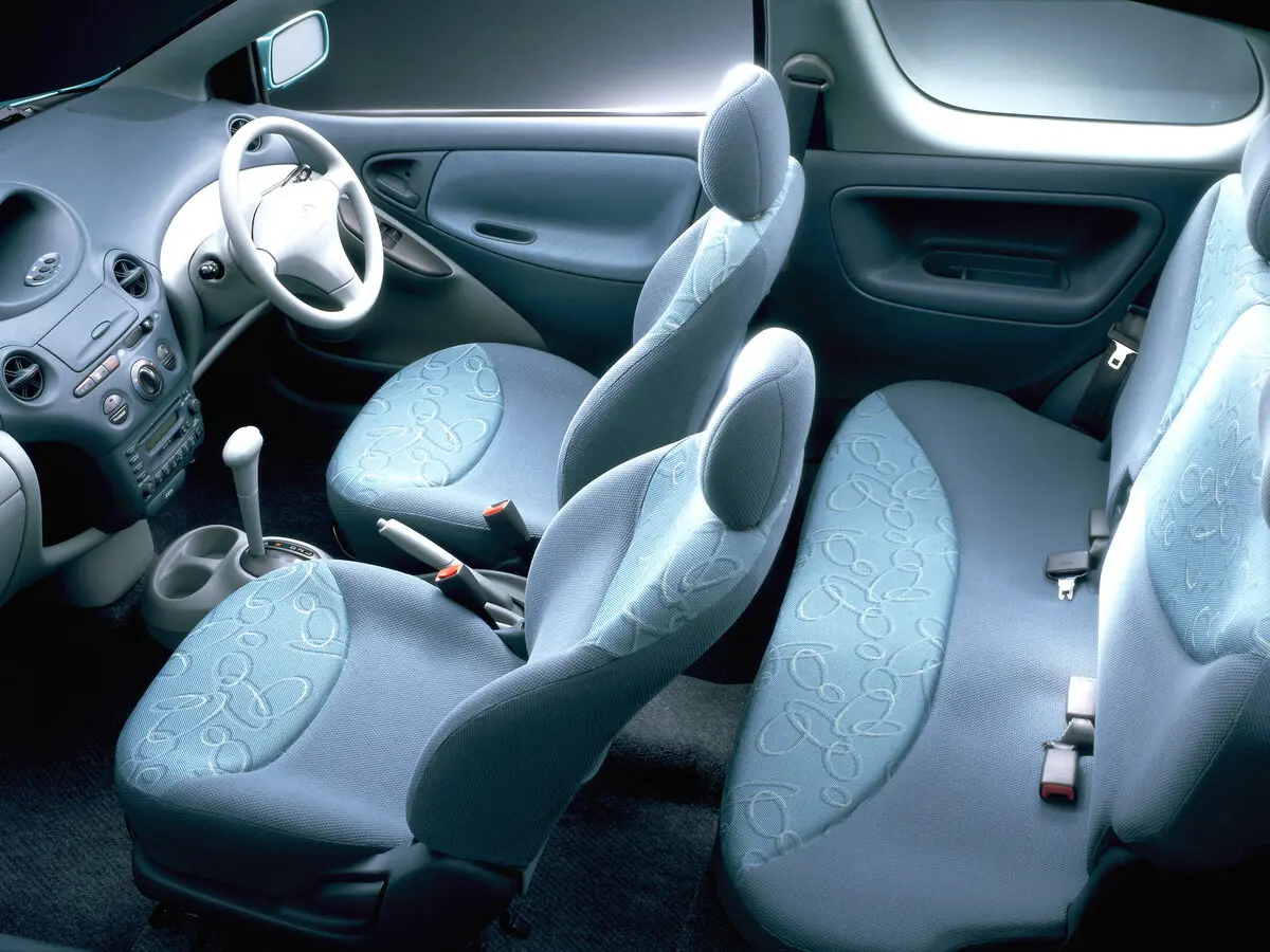 Toyota Vitz I (P10) Хэтчбек 3 дв. — 照片 5