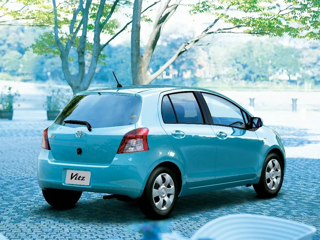 Toyota Vitz II (XP90) Хэтчбек 5 дв. — сүрөт 4