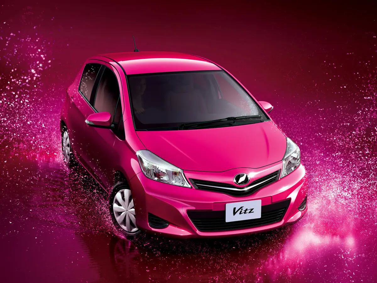 Toyota Vitz III (XP130) Хэтчбек 5 дв. — photo 3