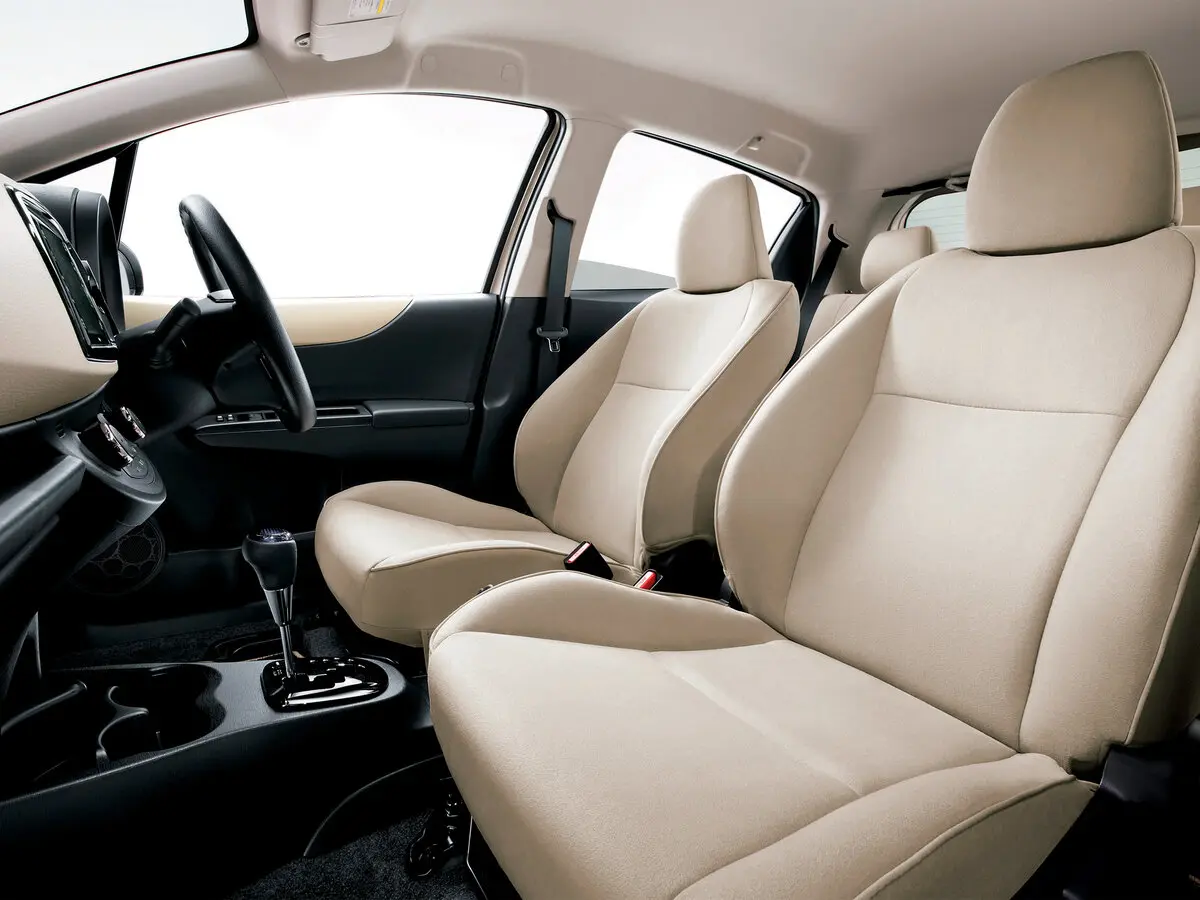 Toyota Vitz III (XP130) Хэтчбек 5 дв. — photo 7