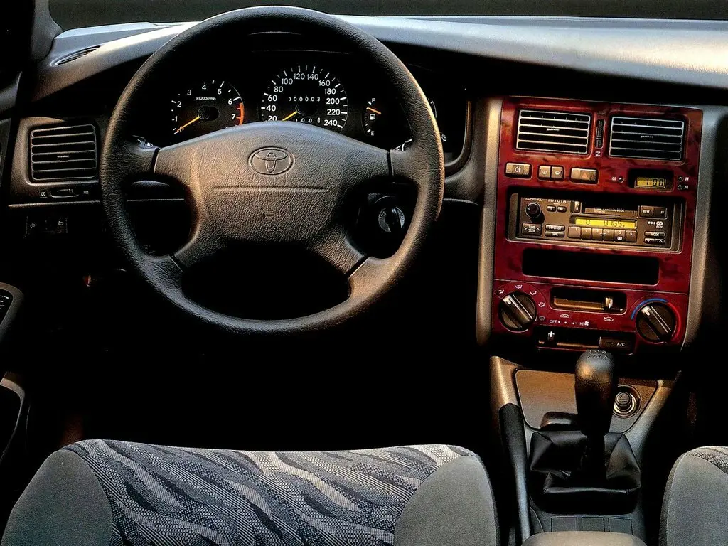 Toyota Carina E 1992 – 1998 Лифтбек — фото 6