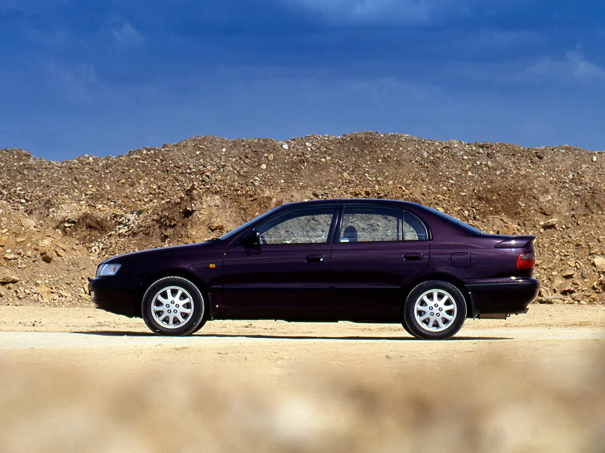 Toyota Carina E 1992 – 1998 Седан — фото 2