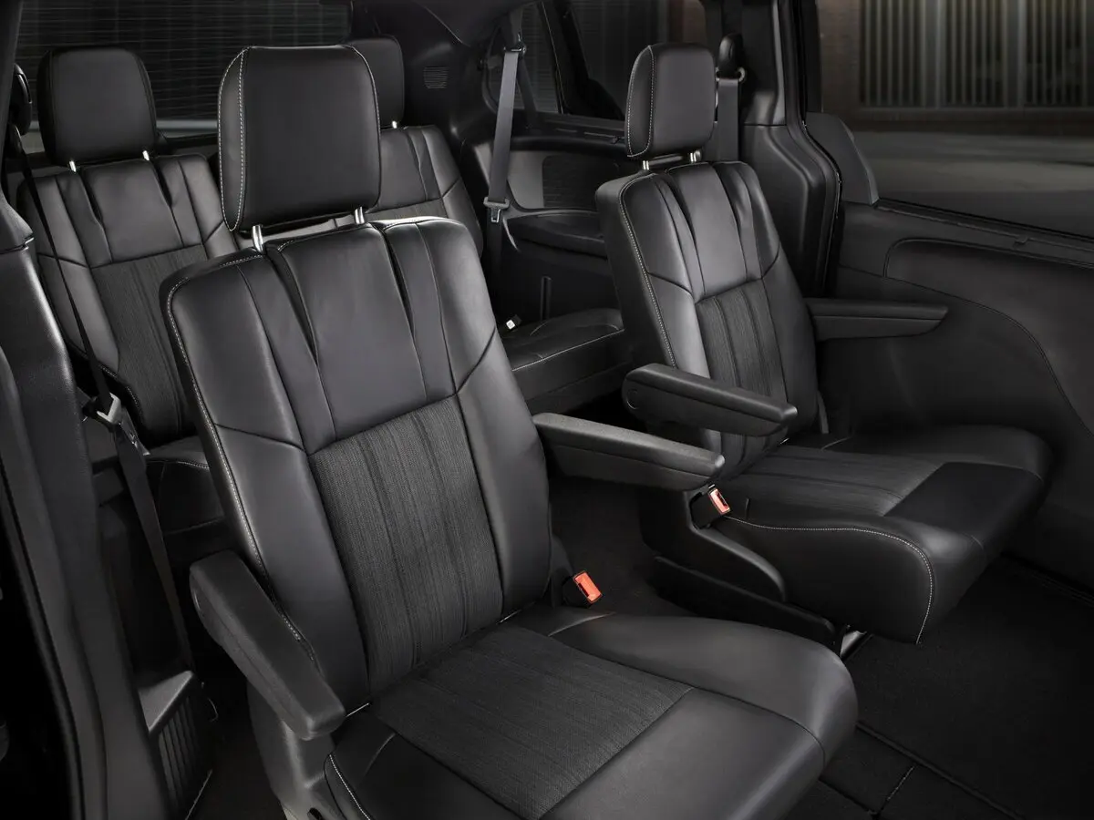 Chrysler Voyager V Рестайлинг Минивэн Grand — сүрөт 9