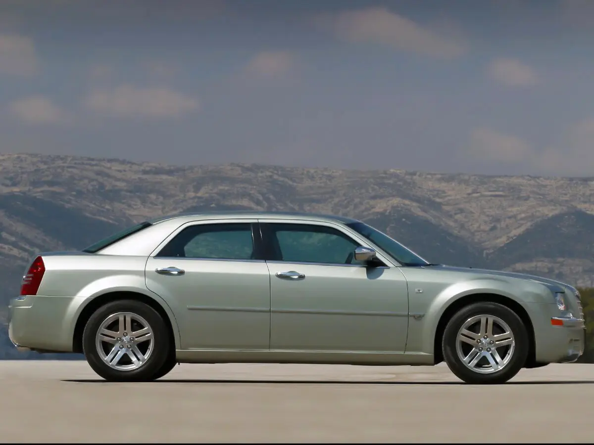 Chrysler 300C I Седан SRT8 — сүрөт 2