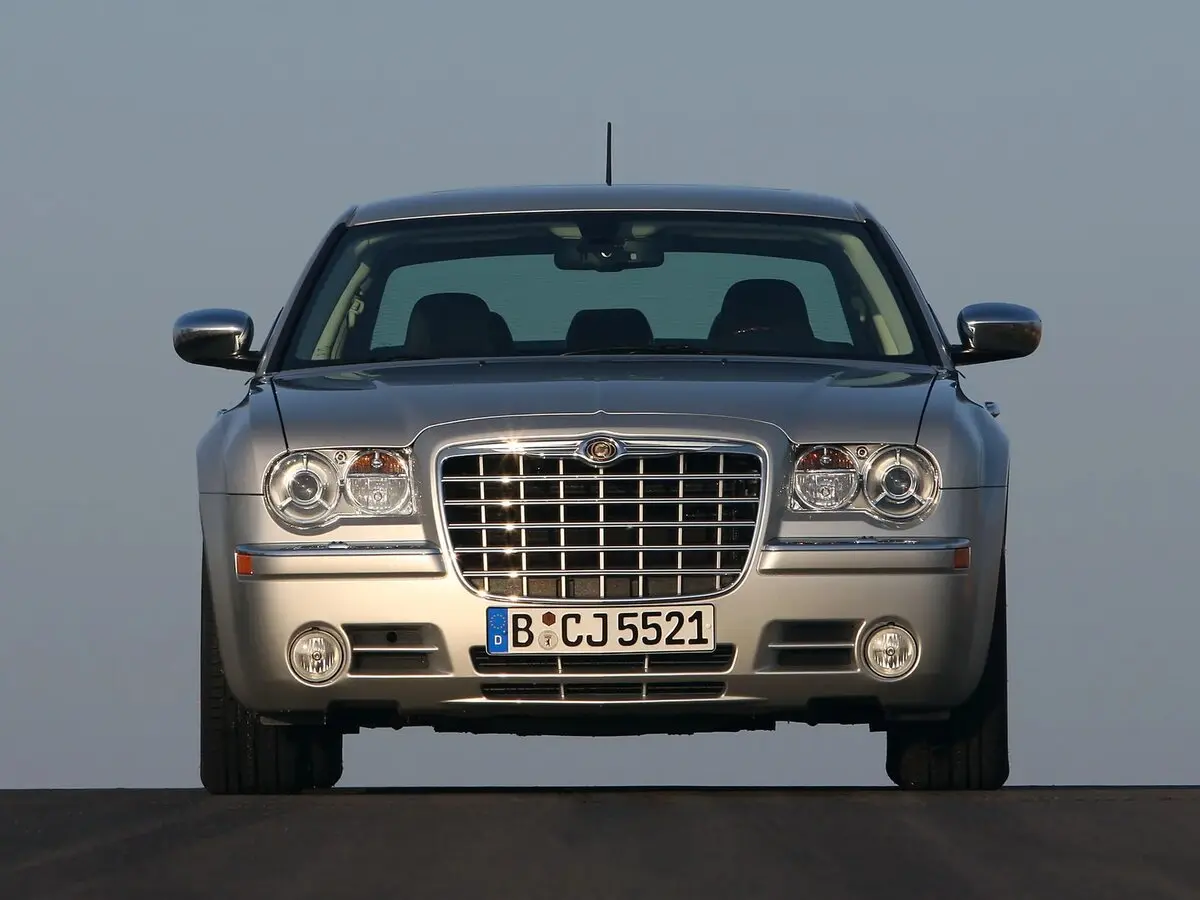 Chrysler 300C I Седан SRT8 — сүрөт 3