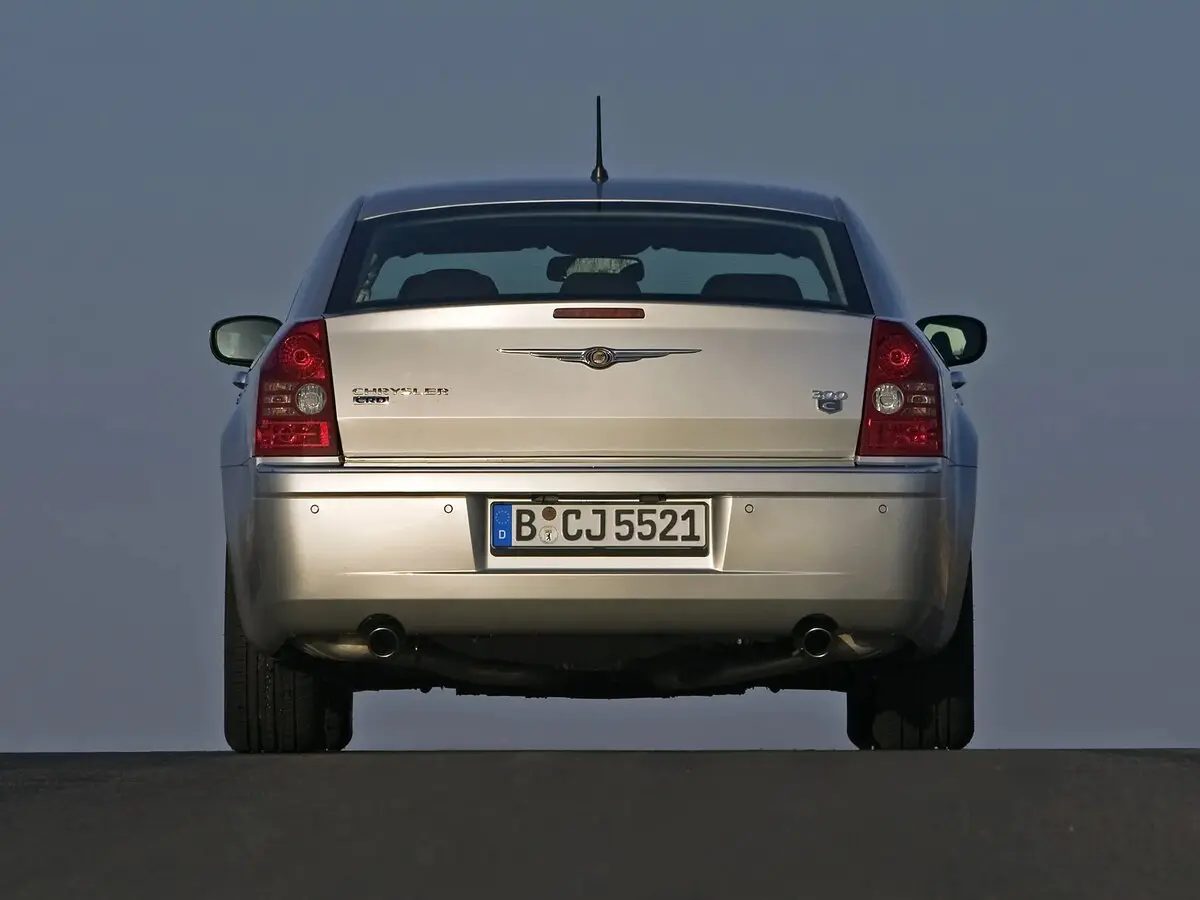 Chrysler 300C I Седан SRT8 — сүрөт 4