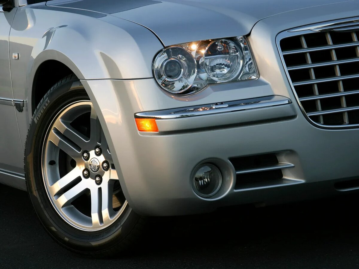 Chrysler 300C I Седан SRT8 — фото 9