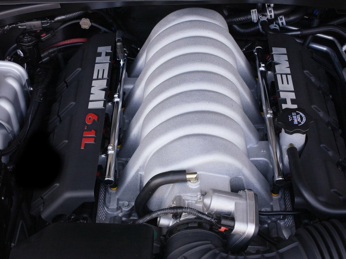 Chrysler 300C I Седан SRT8 — фото 10