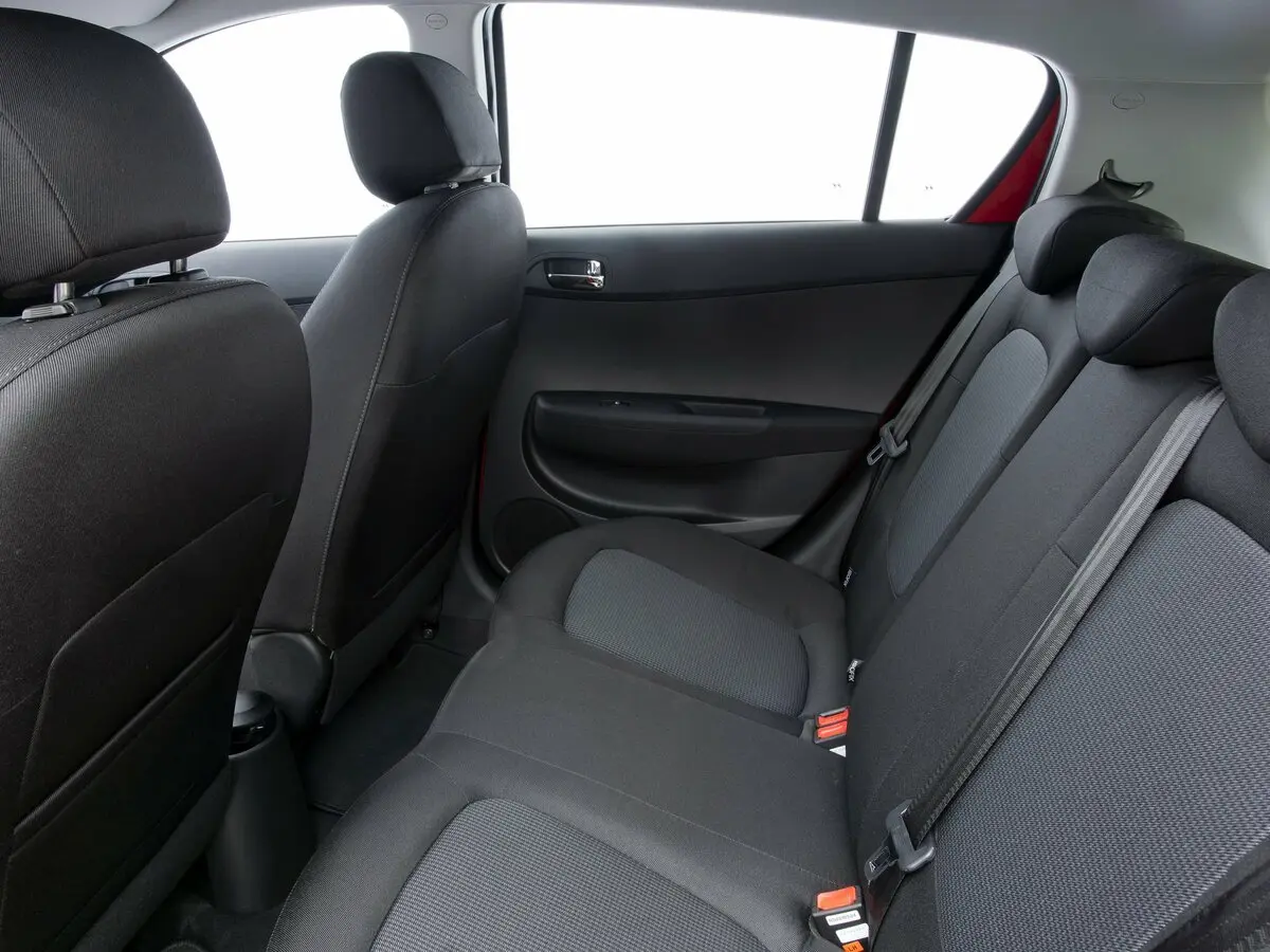Hyundai i20 I Рестайлинг Хэтчбек 5 дв. — 照片 8