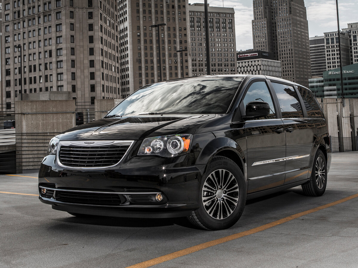 Chrysler Town & Country V Рестайлинг